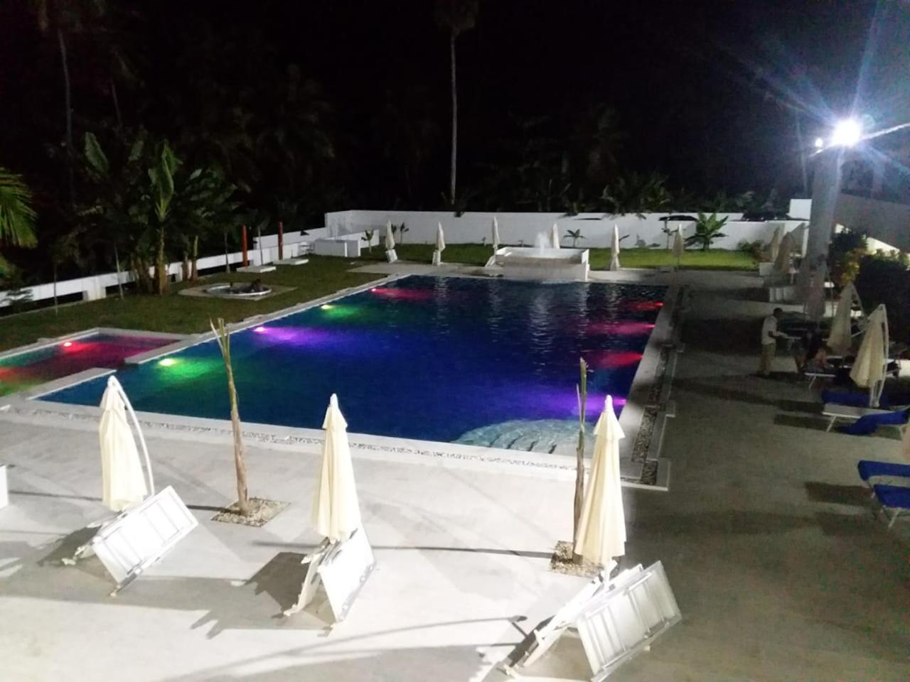 Oasi Encantada - Beach Resort Barahona Exterior photo